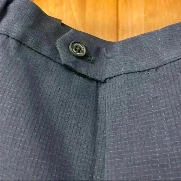 J. Lindeberg Mens Navy Blue Vent Golf Shorts Quick Dry Size 36 NWT - Picture 4 of 7